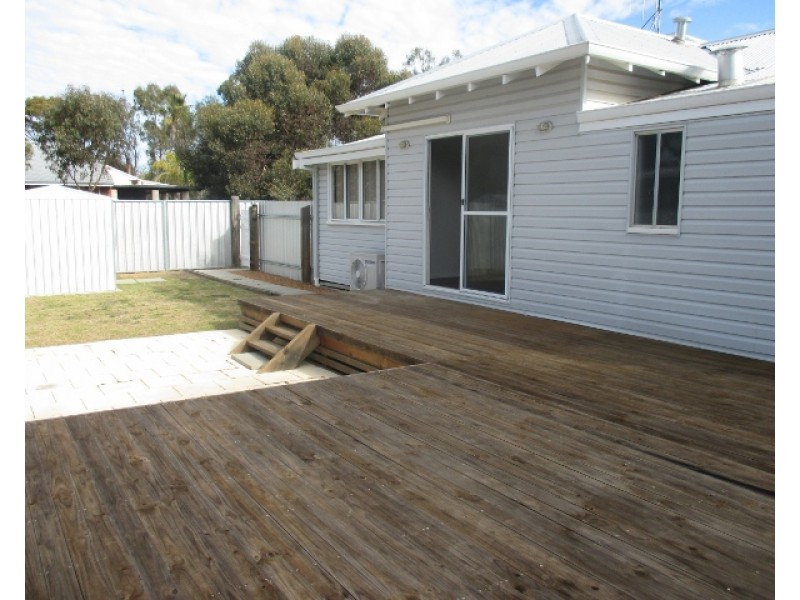 31 Barker Street, Katanning WA 6317