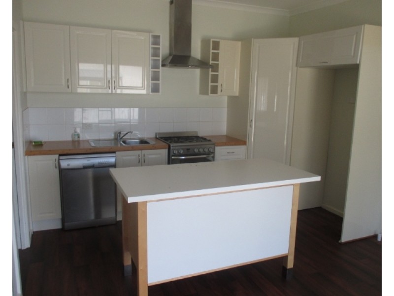 31 Barker Street, Katanning WA 6317