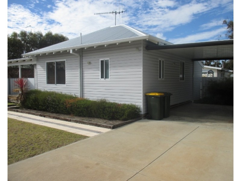 31 Barker Street, Katanning WA 6317