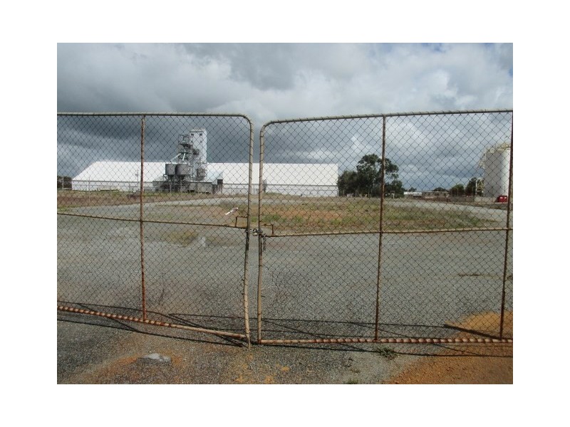 84-86 Dore Street, Katanning WA 6317