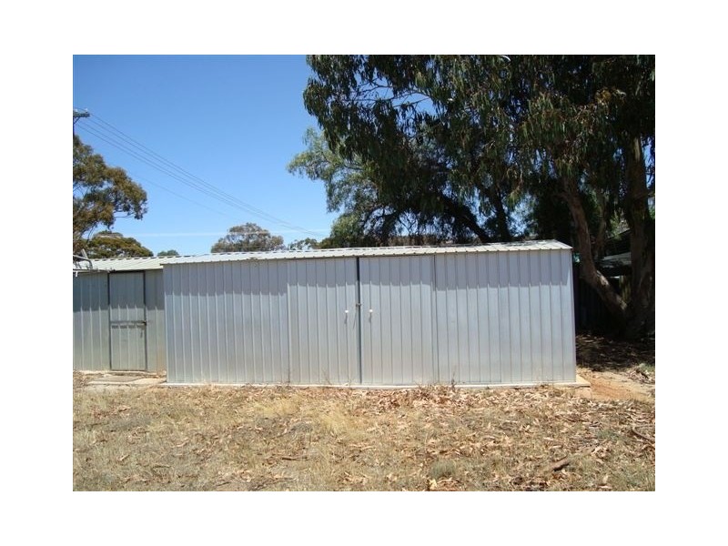 4 Davies Street, Gnowangerup WA 6335