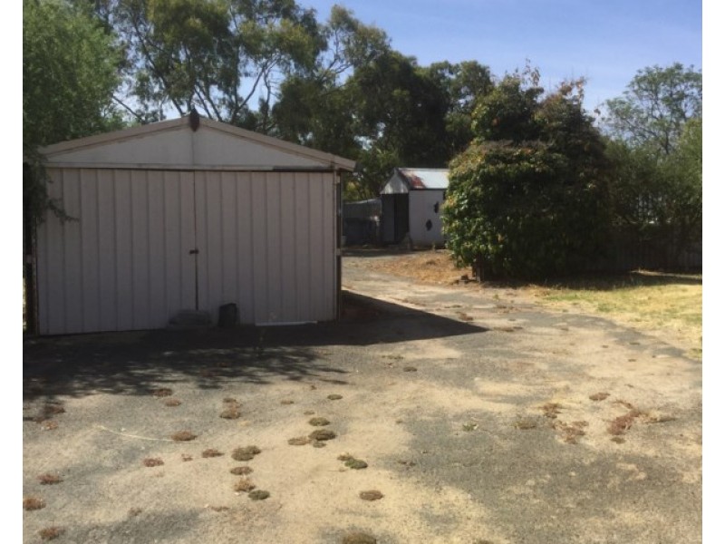 17 Golflinks Road, Katanning WA 6317