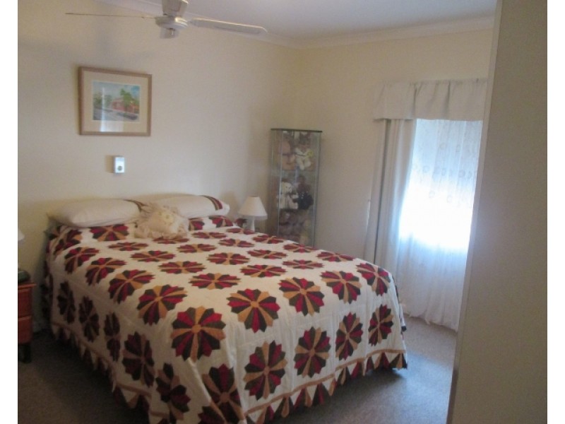 16 Hakea Place, Katanning WA 6317