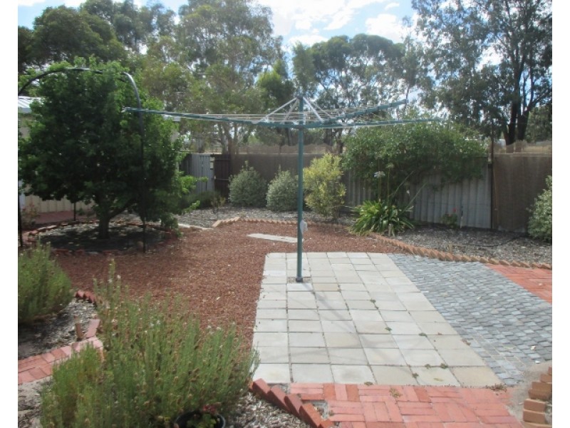 16 Hakea Place, Katanning WA 6317