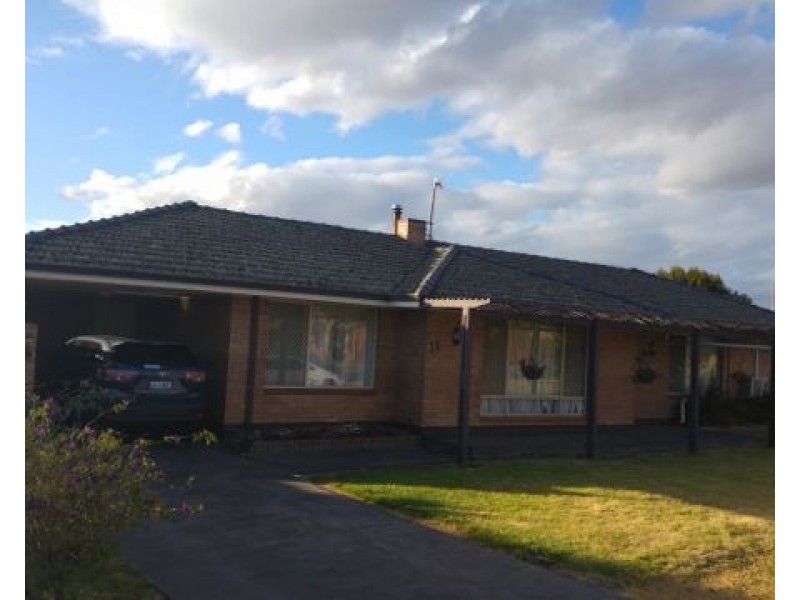 11 Clive Street, Katanning WA 6317