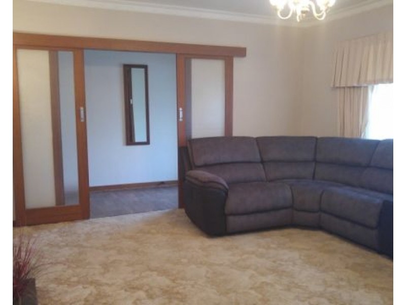 11 Clive Street, Katanning WA 6317