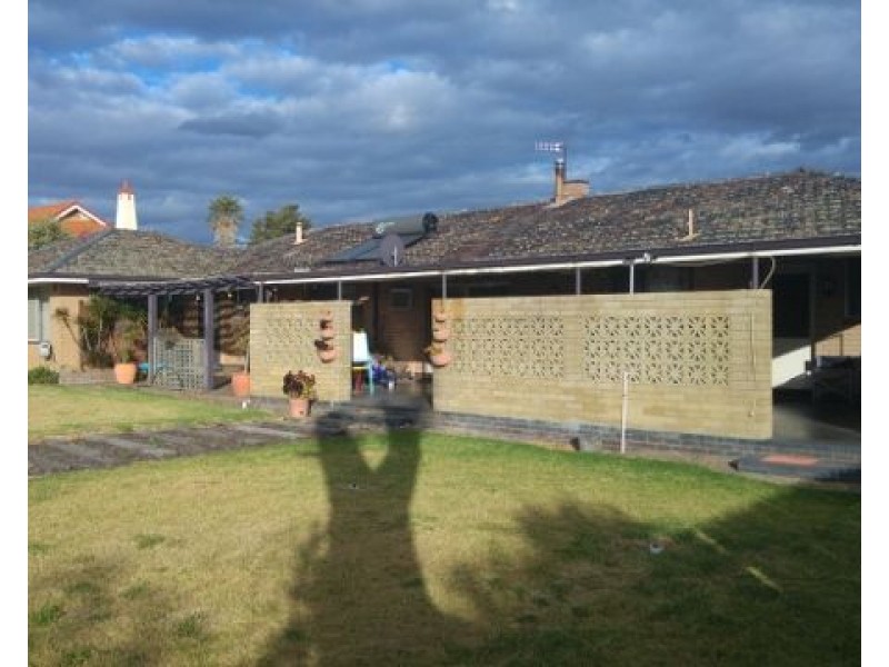 11 Clive Street, Katanning WA 6317