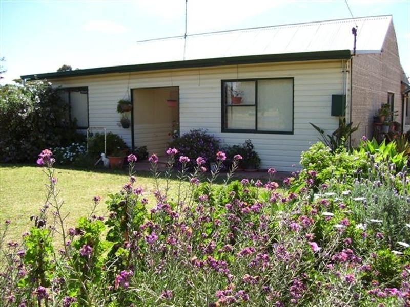 32 Bay Street, Katanning WA 6317