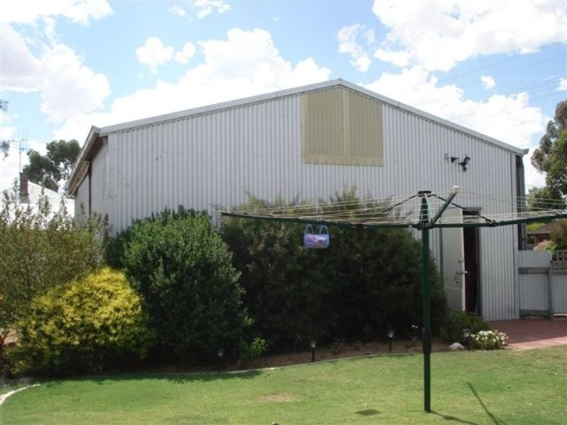 54 Avon Street, Katanning WA 6317
