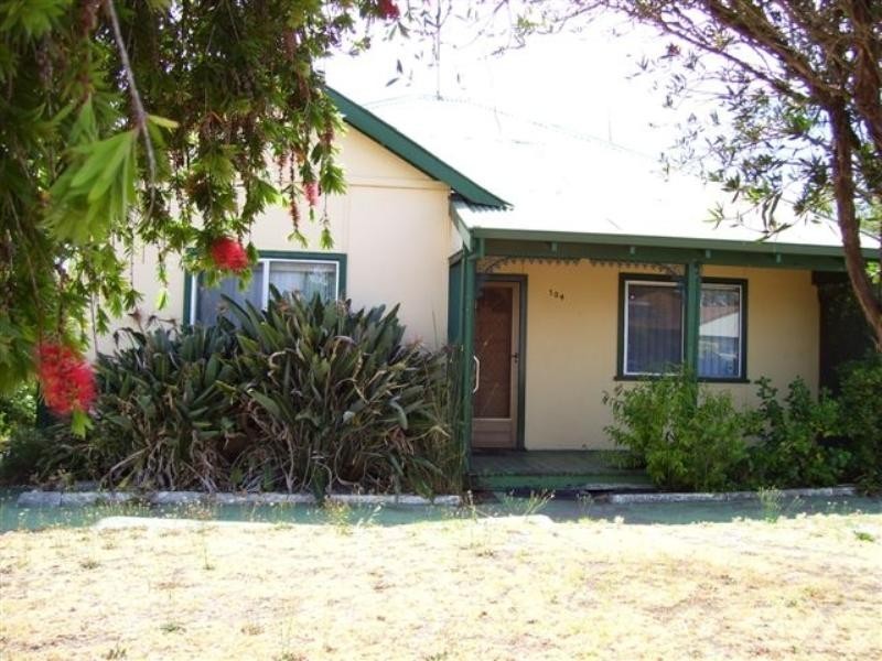104 Avon Street, Katanning WA 6317