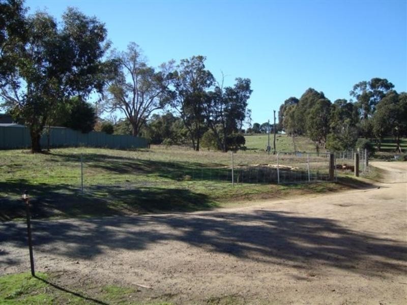 18 Forsythe Road, Kojonup WA 6395