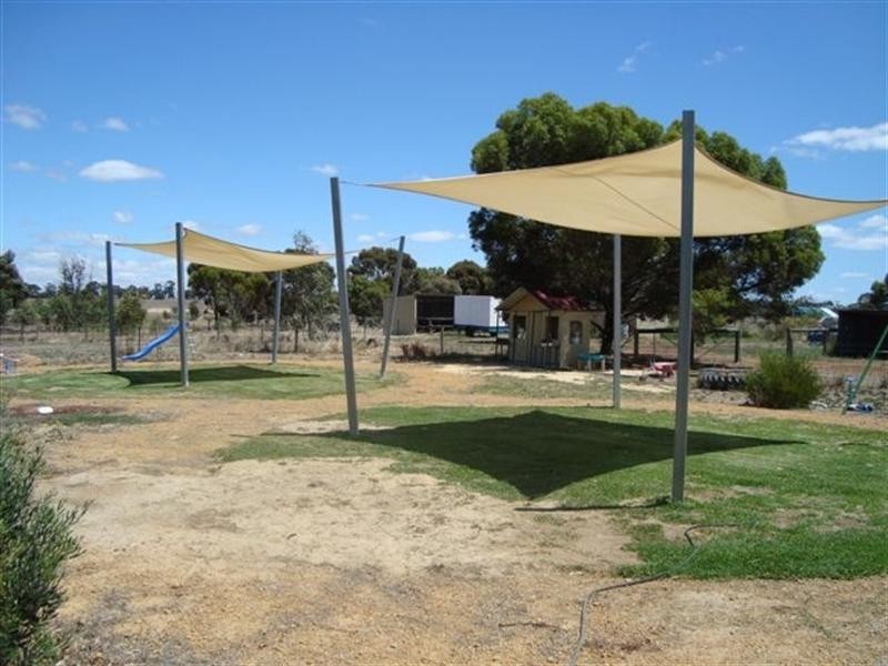 31 Forrest Hills Road, Katanning WA 6317