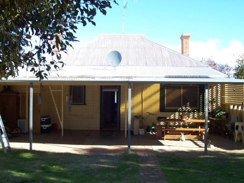 16 Amherst Street, Katanning WA 6317