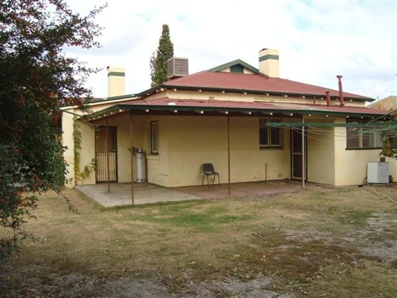 39 Clive Street, Katanning WA 6317