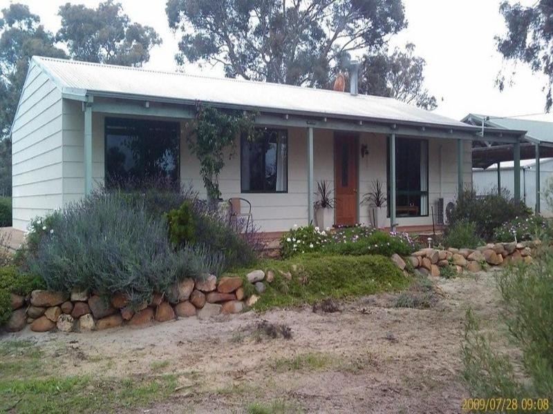 9 Chillicup Road, Broomehill WA 6318