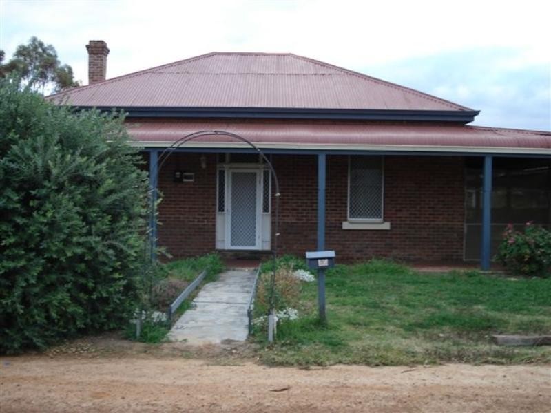 5 Harris Street, Katanning WA 6317