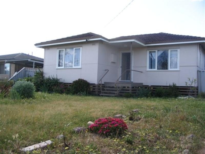 13 Beeck Street, Katanning WA 6317