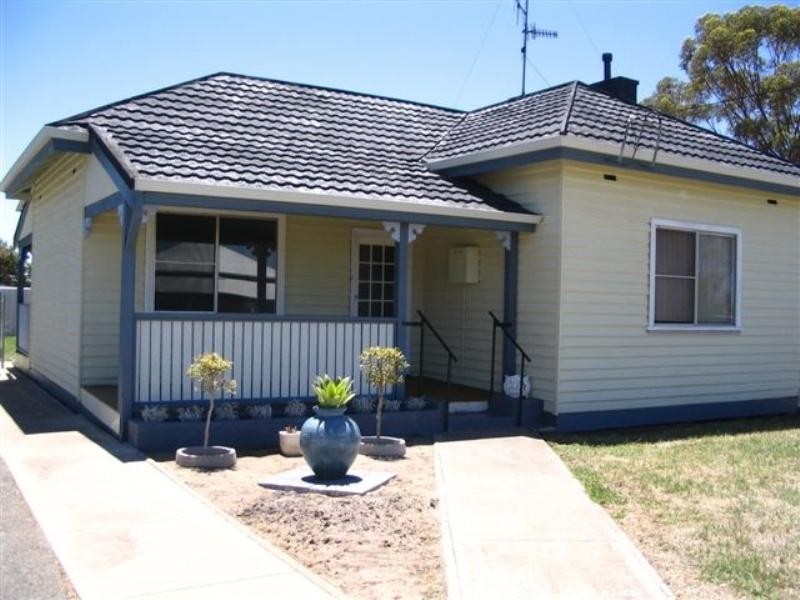 5 Clarence Street, Katanning WA 6317