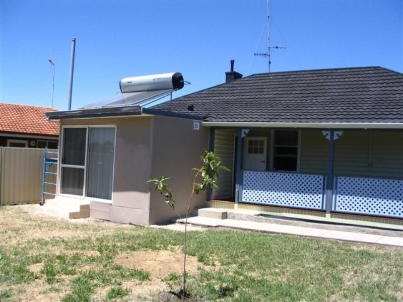 5 Clarence Street, Katanning WA 6317