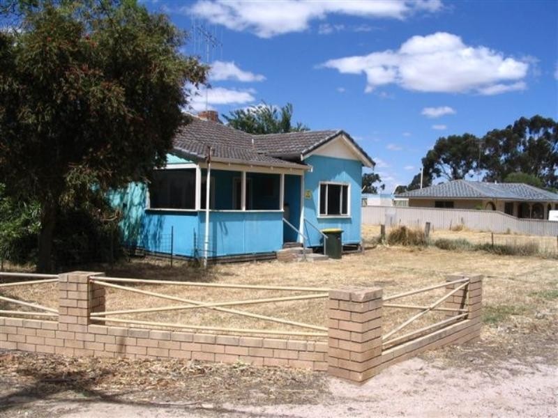 1 Moojebing Road, Katanning WA 6317