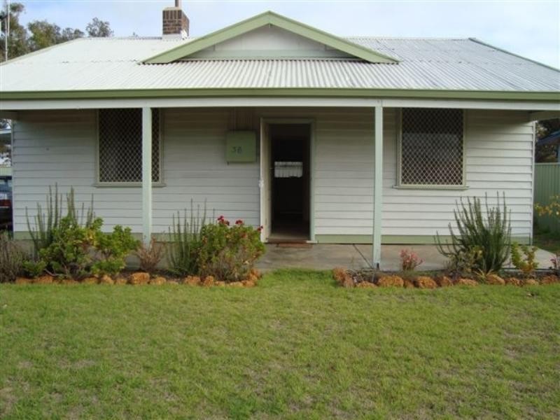 38 CULLEN Street, Katanning WA 6317