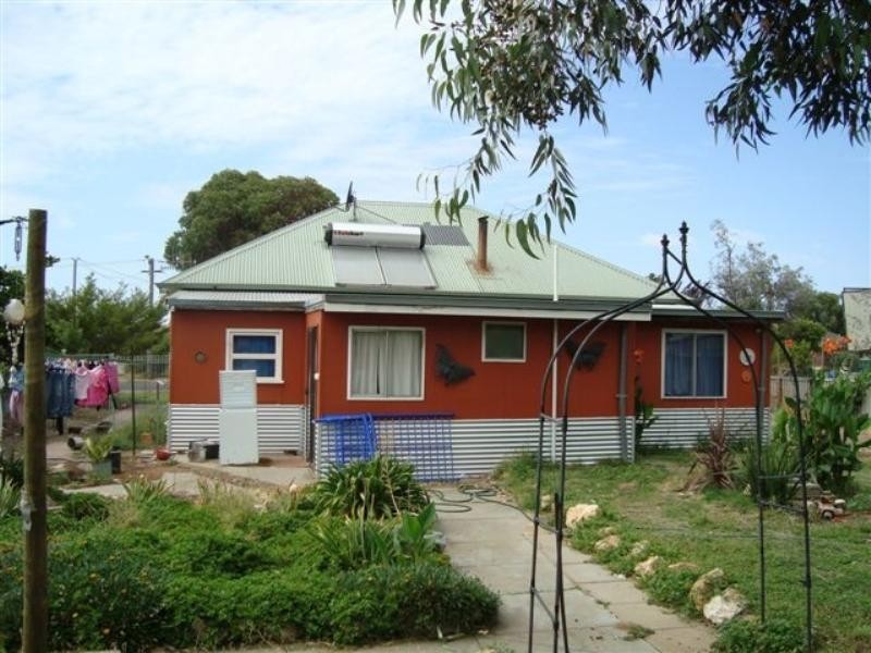 5 Forrest Street, Katanning WA 6317