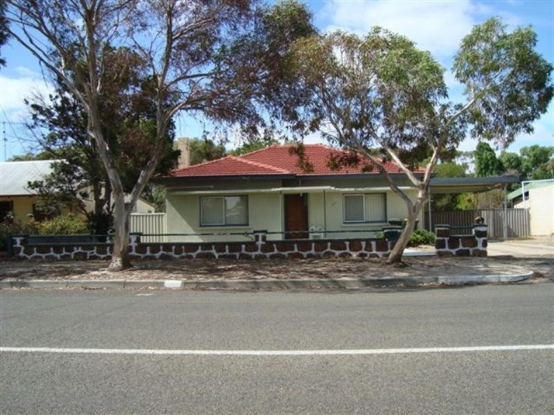 33 Conroy Street, Katanning WA 6317