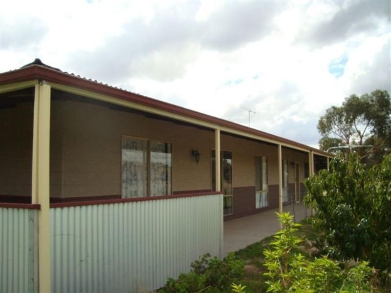 7 Oxley Road, Katanning WA 6317