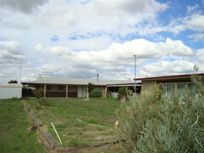 7 Oxley Road, Katanning WA 6317