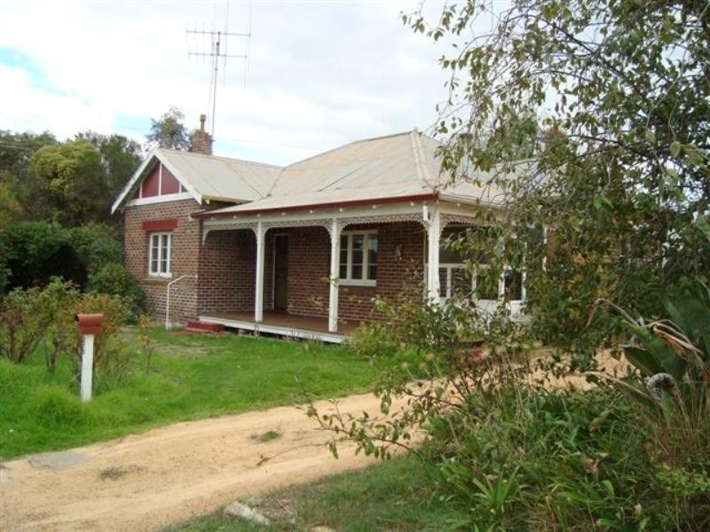 36 Albion, Katanning WA 6317