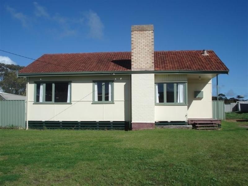 25 House Street, Gnowangerup WA 6335