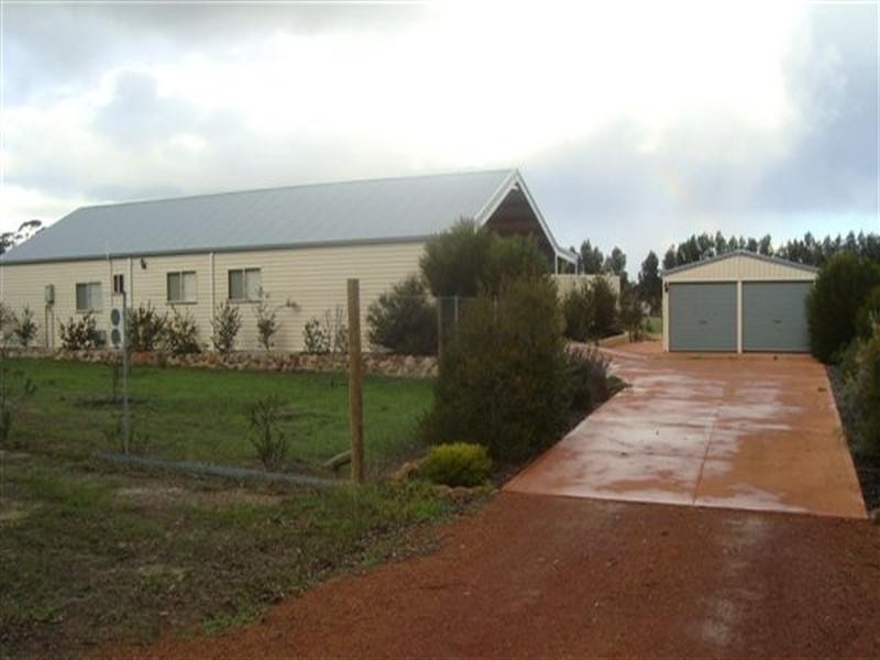 113 Nelson Street, Broomehill WA 6318