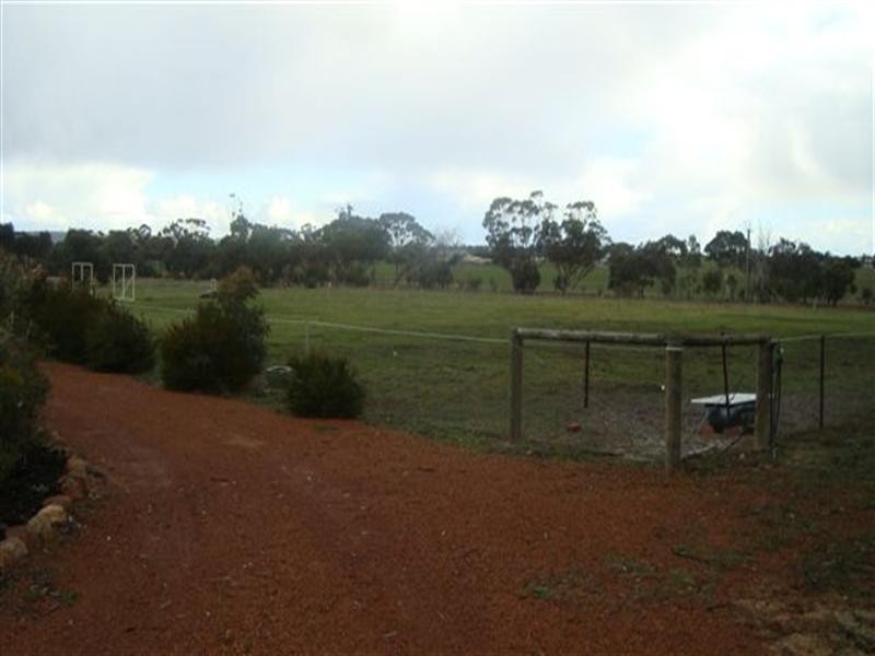 113 Nelson Street, Broomehill WA 6318