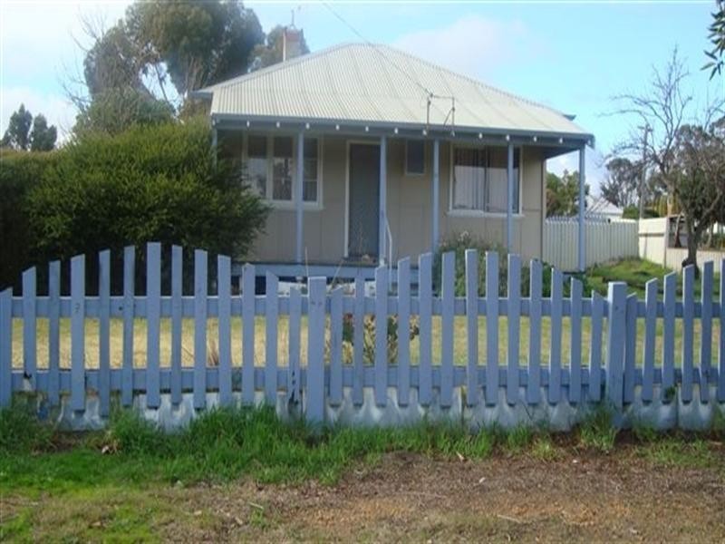 19 Cobham Street, Katanning WA 6317