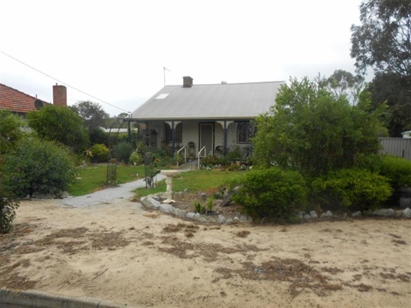 7 Carlisle Street, Katanning WA 6317