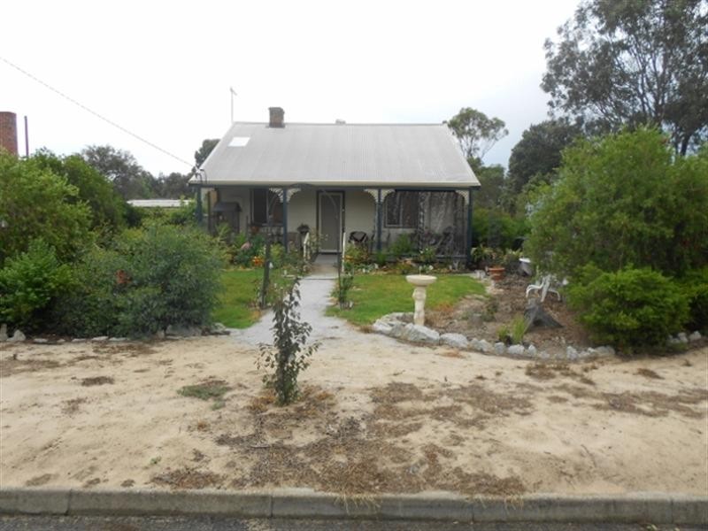 7 Carlisle Street, Katanning WA 6317