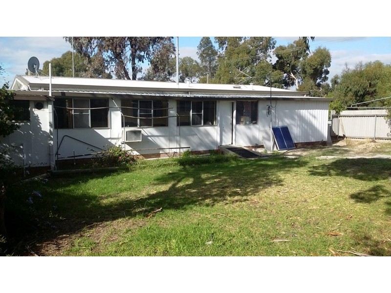 4 Davies Street, Gnowangerup WA 6335