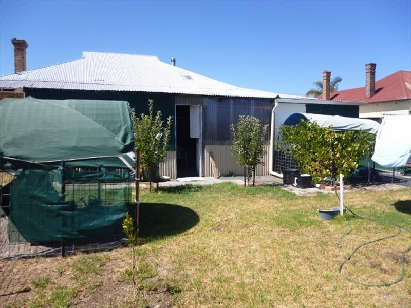 2 Britannia Street, Katanning WA 6317