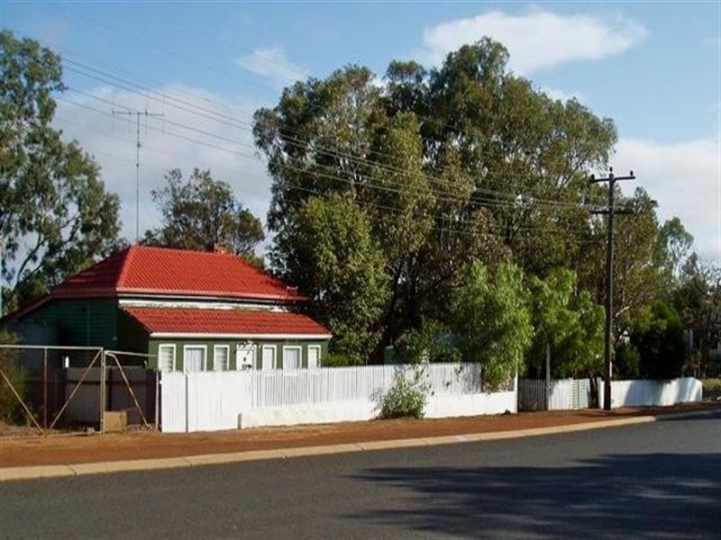 7 Bokarup Street, Katanning WA 6317