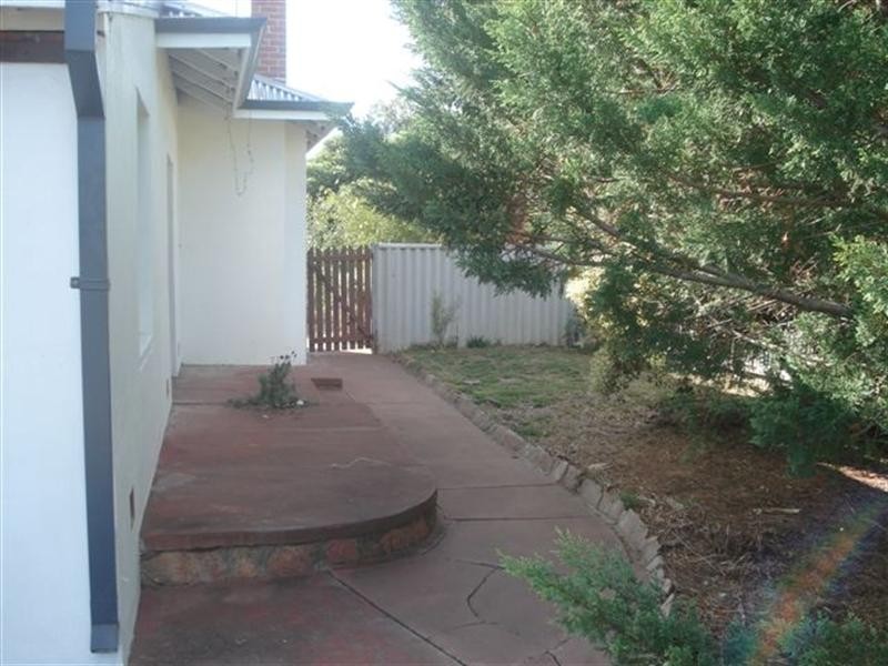 8 Forrest Street, Katanning WA 6317