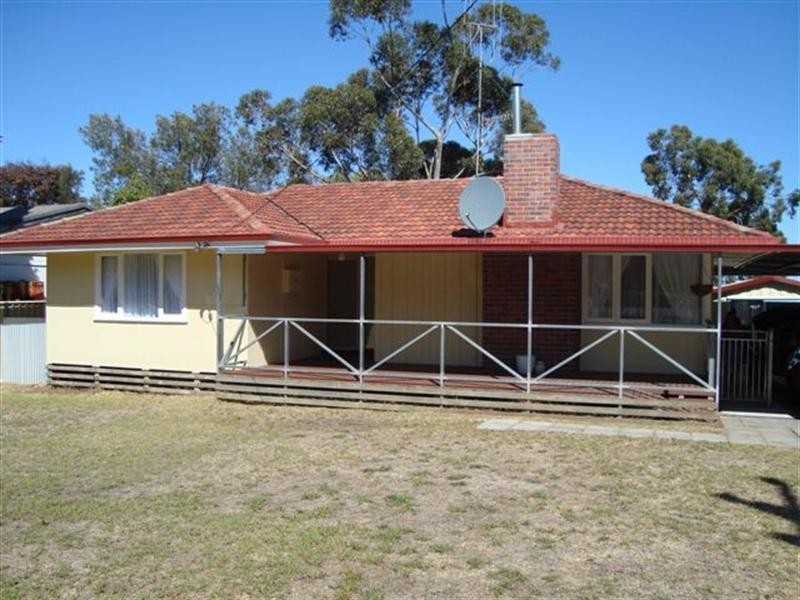 6 Holly Street, Katanning WA 6317