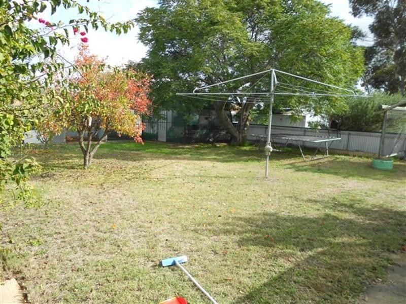 24 Broome Street, Katanning WA 6317