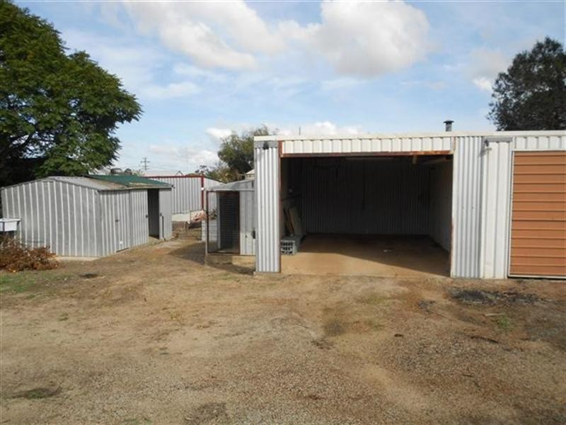 24 Broome Street, Katanning WA 6317