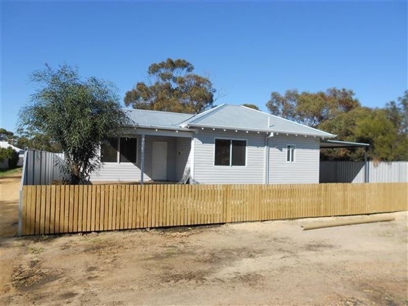 31 Barker Street, Katanning WA 6317