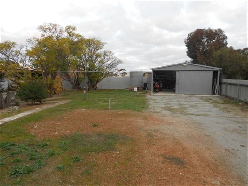 15 Aylmore Street, Gnowangerup WA 6335