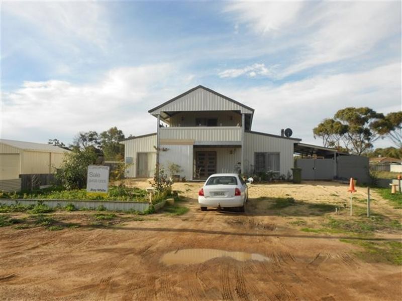 63 Rogers Avenue, Katanning WA 6317