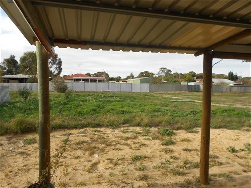 63 Rogers Avenue, Katanning WA 6317