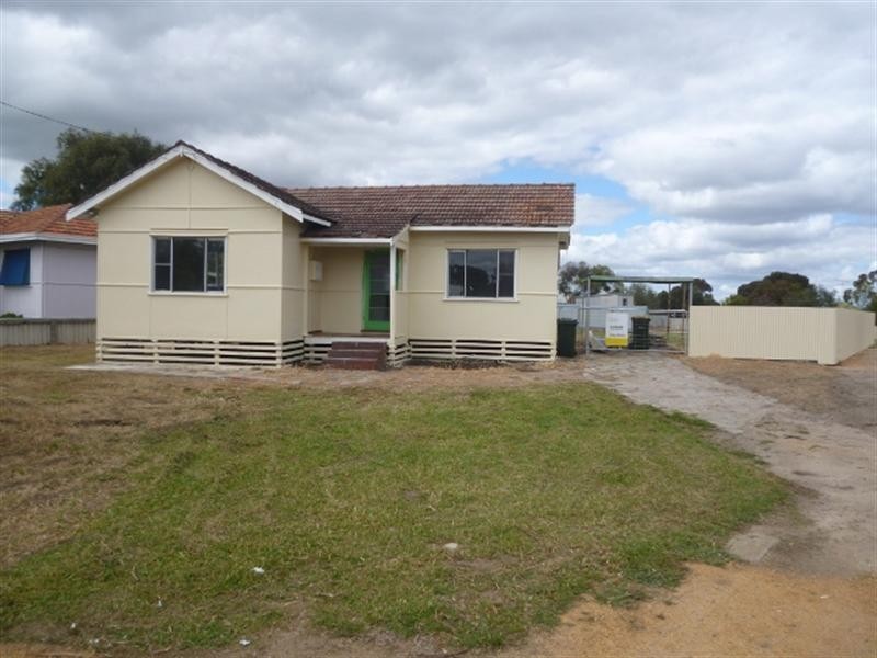 69 Pemble Street, Katanning WA 6317