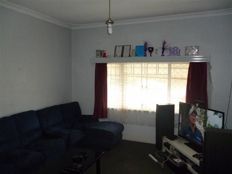 7 Bond Street, Katanning WA 6317