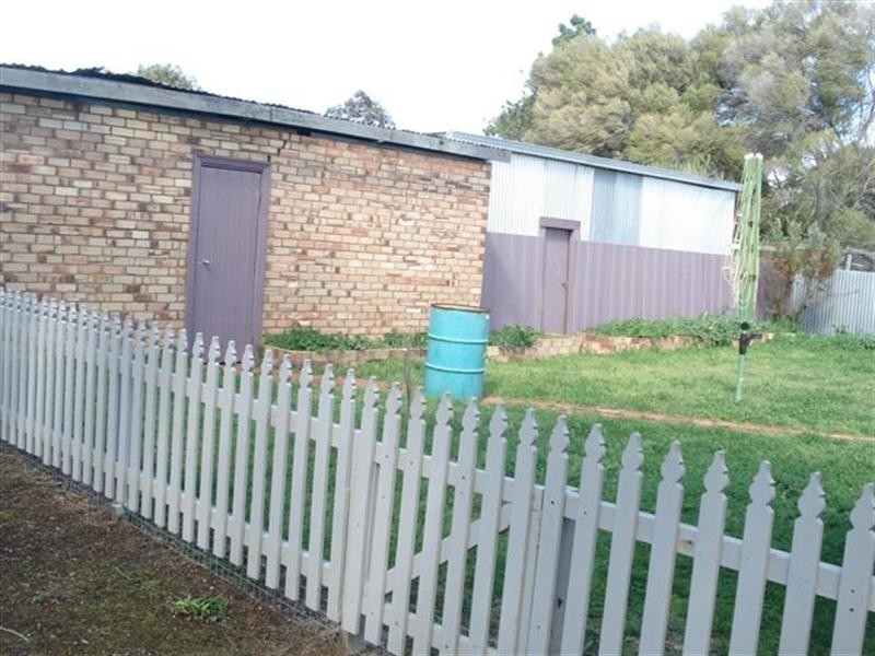 30 Oxley Road, Katanning WA 6317